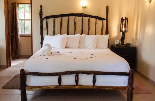 Burrell Boom Cabina | Black Orchid Resort