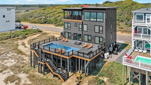 Oak Island Casa | Black Pearl