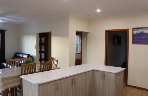 Camperdown Casa | Black Rock Cottage