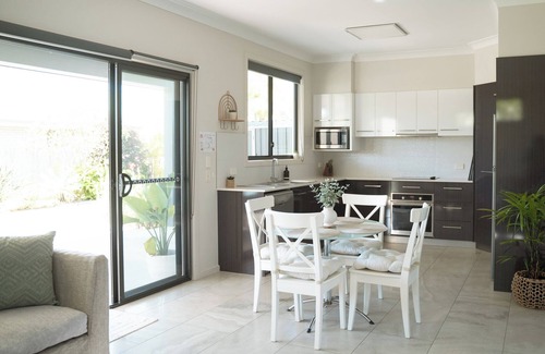 Pottsville Cabaña | Black Rocks 2BR Beachside Granny Flat by uHoliday