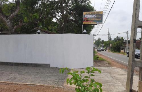 Minuwangoda Casa | Black Rose Guest