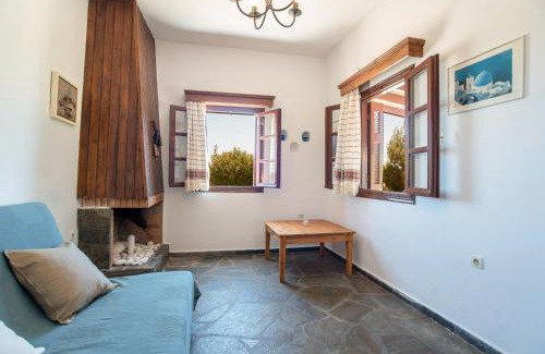 Naxos Casa | Black Sand