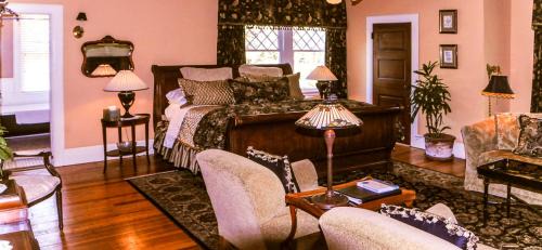 Historic Montford Cama Y Desayuno | Black Walnut B&B Inn