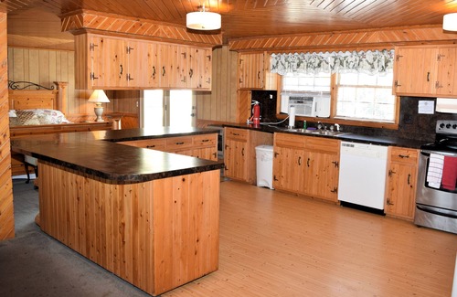 Ocracoke Hotel | Blackbeard's Lodge