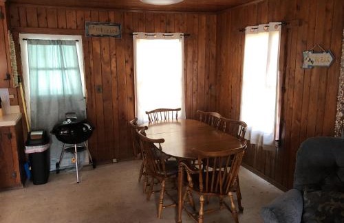 Kitty Hawk Casa | BlackBeard's Retreat - Historic and Pet Friendly cottage