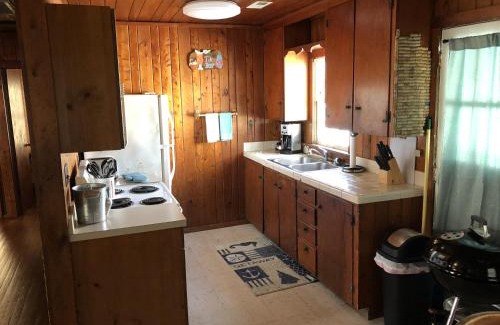 Kitty Hawk Casa | BlackBeard's Retreat - Historic and Pet Friendly cottage