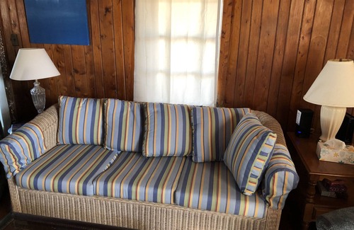 Kitty Hawk Cabaña | BlackBeard's Retreat - Historic and Pet Friendly by RedAwning