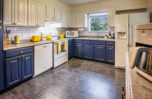 Summerlee Casa | Blackberry Grove 2.0acre+BBQ+FirePit+CornHole+Pets+NewRiverGorge National Park