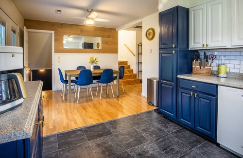 Summerlee Casa | Blackberry Grove 2.0acre+BBQ+FirePit+CornHole+Pets+NewRiverGorge National Park