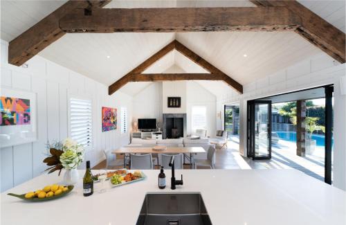 Blackpool Casa | Blackpool Boathouse - Stay Waiheke