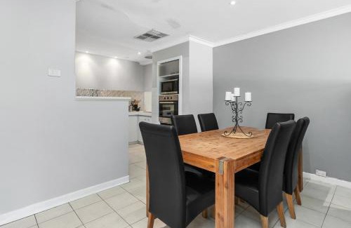 Hamilton Hill Casa | Blackwood Stays