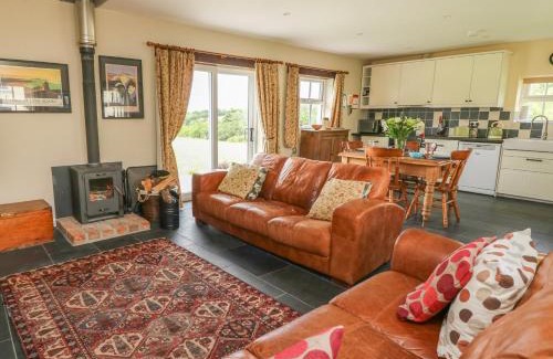 Carmarthen Casa | Blaenffynnon Bach