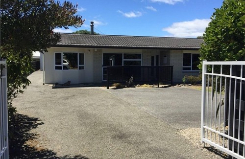 Waikanae Casa | Blair Holiday Home, Playa Waikanae