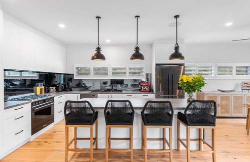 Blairgowrie Casa | Blair Rise - large 6 bedroom home with solar heating swimming pool
