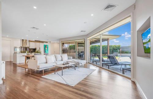 Moama Casa | Blair Street - Luxury Home with Pool and Theatre