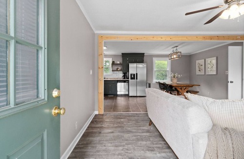 Clarksville Casa | Blakemore House | Sleeps 7+ | Pet-Friendly Big Yard Near Fort Campbell & Downtown