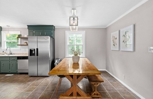 Clarksville Casa | Blakemore House | Sleeps 7+ | Pet-Friendly Big Yard Near Fort Campbell & Downtown