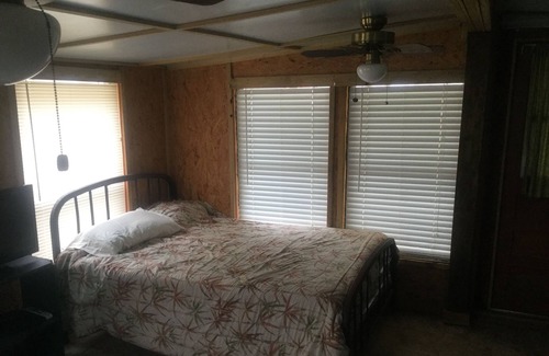 Cedar Lane Cabina | Blast-N-Cast Cabin en Caney Creek Mejor precio en Sargent, descuentos disponibles