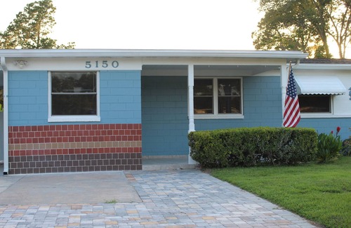 Cedar Hills Casa | Blessed 4 Bedroom House/ family size house.