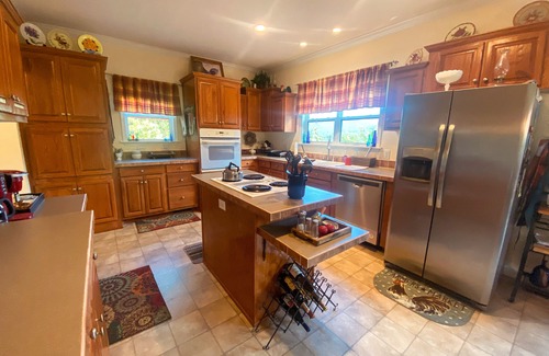 Hot Springs Casa | “Blessed View” Nostalgic Mountain House with gorgeous view!