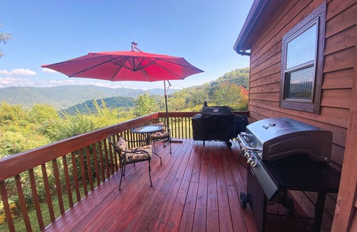 Hot Springs Casa | “Blessed View” Nostalgic Mountain House with gorgeous view!