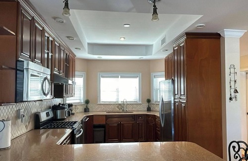 Nassau Casa | Blessings: 4-bedroom townhome in awesome Nassau with WiFi, AC, fitness equipment