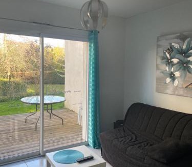 Salies-de-Bearn Apartamento | Bleu Lagon-T2 en RDC proche centre ville avec terrasse labellisé PMR