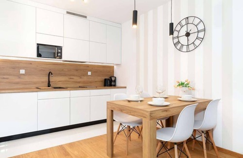 West Pomeranian Voivodeship Apartamento | Apartamento Blizej Morza 14/10 con dormitorio y balcón.