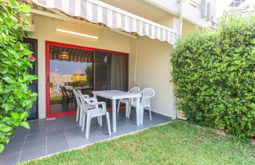 Batroun Apartamento | Bliss Aqua 11 - One BR Chalet at Aqualand Resort in Batroun