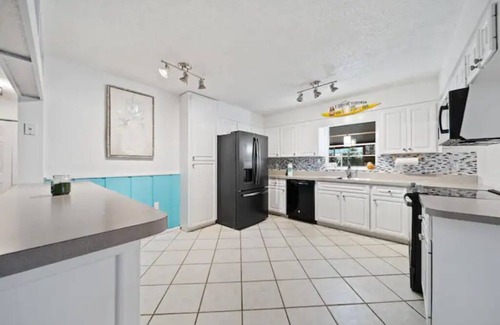 Memphis Casa | Bliss By The Bay* Heated Pool Home w/ Playground