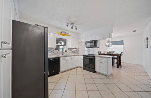 Memphis Casa | Bliss By The Bay* Heated Pool Home w/ Playground