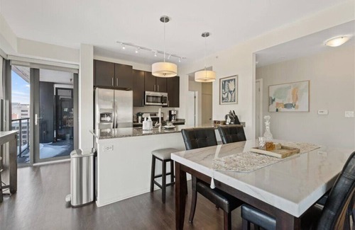 Evanston Apartamento | "Bliss of Evanston" 180°view, 2BDR +2Bath UrbanLux