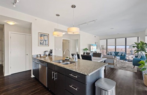 Evanston Apartamento | "Bliss of Evanston" 180°view, 2BDR +2Bath UrbanLux