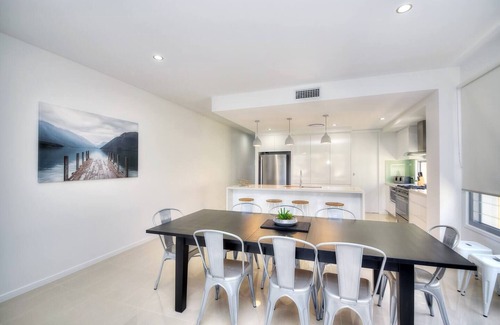Surfers Paradise Villa | Bliss At Surfers Paradise