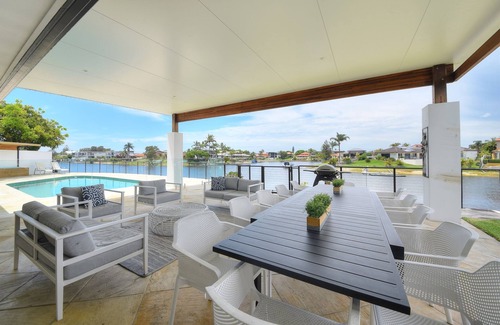 Mermaid Waters Casa | Bliss On The Point de lujo familiar!