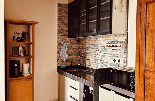 Karjat Apartamento | Bliss Retreat-cozy studio w/pvt balcony & a swing!
