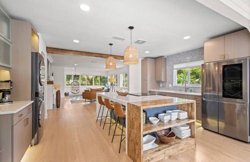 Central Sarasota Casa | Bliss to Bay Home by RVA