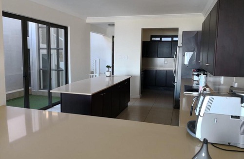 Blythedale Apartamento | Blissful Beachfront Apartment - 11 Sovereign sands