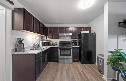 Sterling Heights Apartamento | Blissful Coziness 1BD W Free parking n Fast Wi-fi