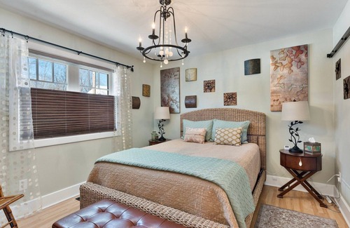Oak Grove Casa | Blissful Getaway! Steps to shore, one level 2bd2ba