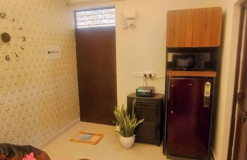 Noida Apartamento | Blissful Haven - 1BHK Retreat with Bean Bag