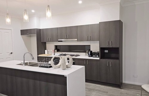 Marsden Park Casa | Blissful Modern 5 BR Lux Style Family House