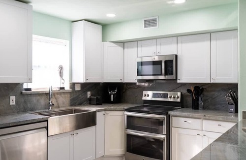 Port Isabel Casa | Blizzard's Lighthouse 4 Bedroom Home
