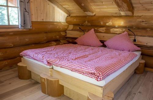 Glatten Casa | Blockhaus Almhütte Hofblick