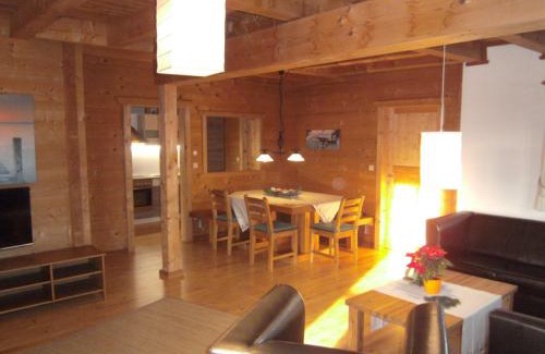 Breitenfeld an der Rittschein Apartamento | Blockhaus Familie Raidl