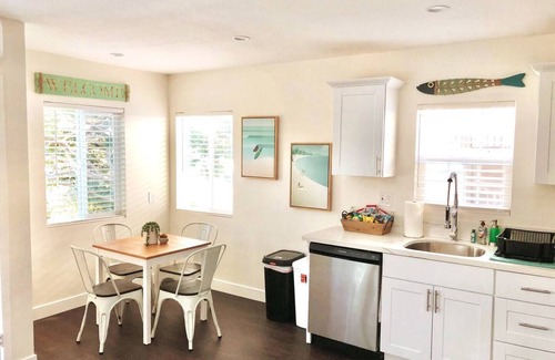 La Jolla Mesa Apartamento | Blocks to Ocean. Free Bikes and Fire Pit!