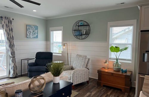 Atlantic Beach Casa | Blocks to the Beach! Huge Patio & Fenced-In Backyard.