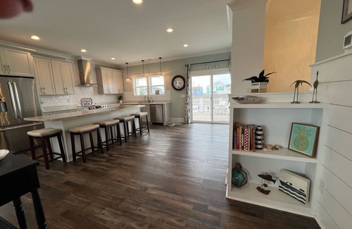 Atlantic Beach Casa | Blocks to the Beach! Huge Patio & Fenced-In Backyard.