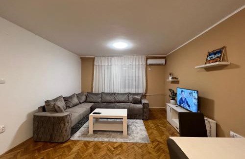 Grbavica Apartamento | Blondy