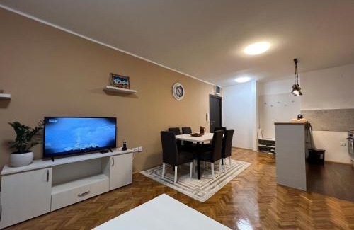 Grbavica Apartamento | Blondy